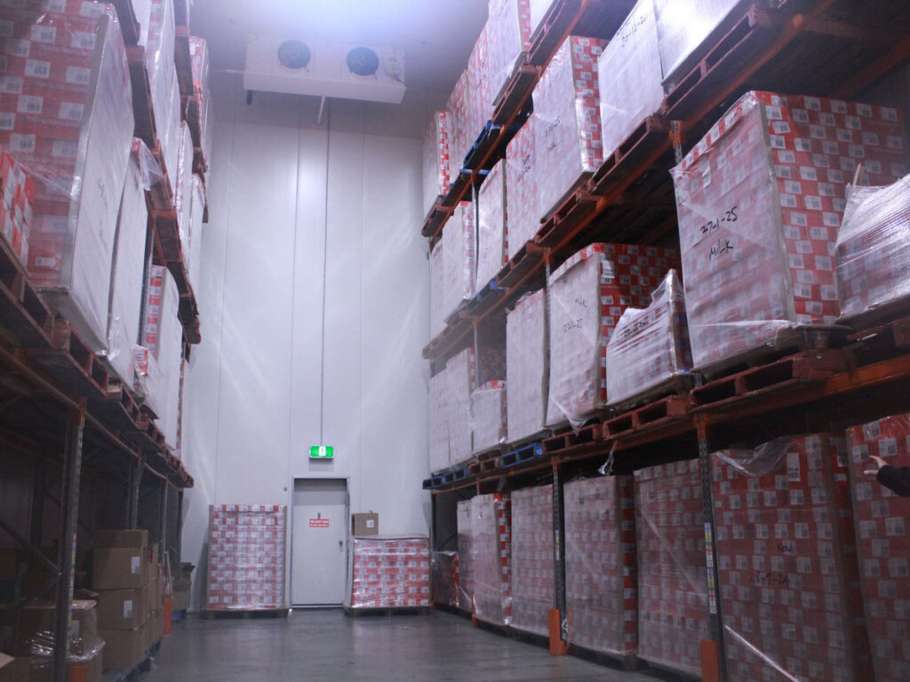 Cold storage warehouse racks for chocolate logistics