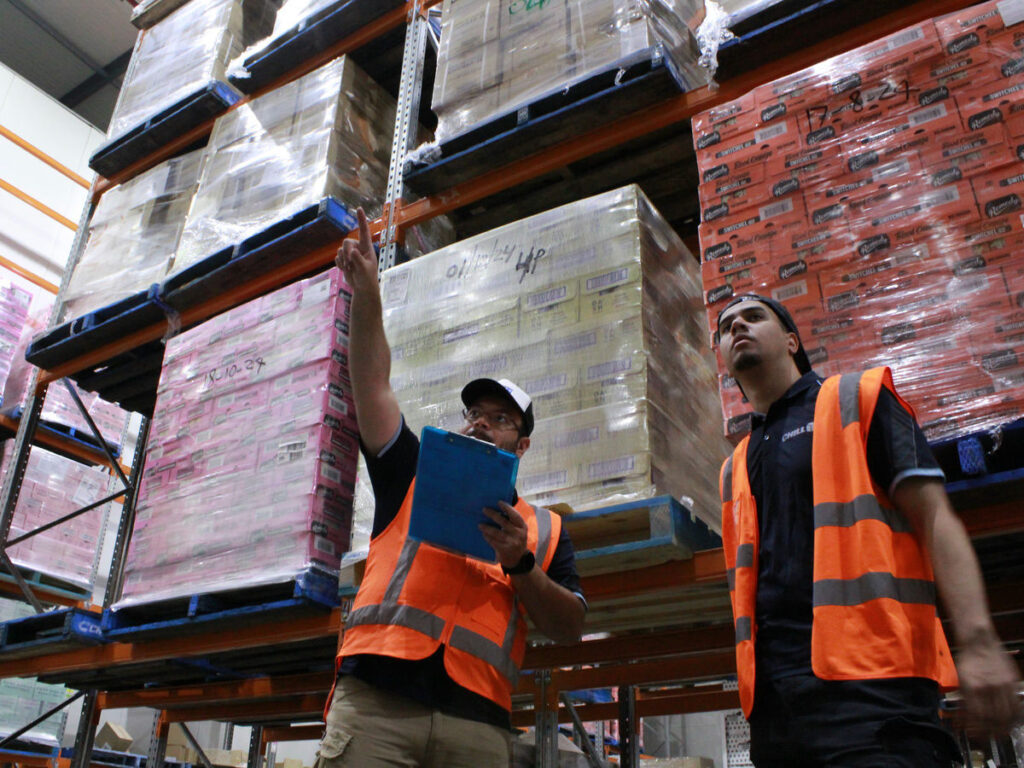 Team coordinating logistics operations at Icelander Logistics as part of their mission and vision